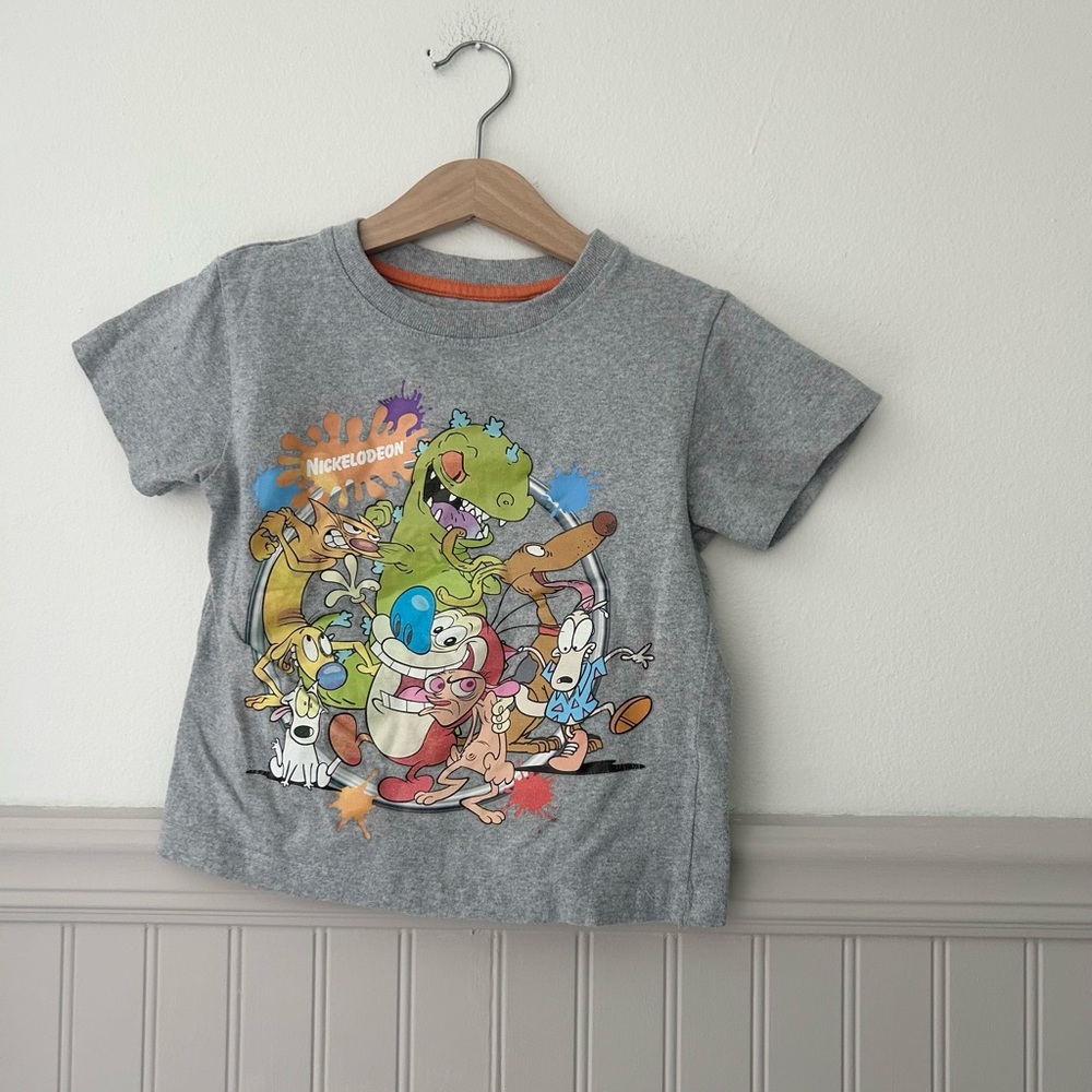 Nickelodeon Boys Size 5 Gray T-Shirt Ren Stimpy Rugrats Cartoon 9
Graphic Tee